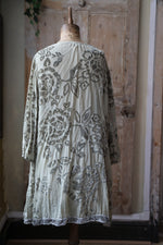 Load image into Gallery viewer, Vintage 1990s Silk &amp; Velvet Devoré Top – Sage Green Bohemian – Praechtig Berlin
