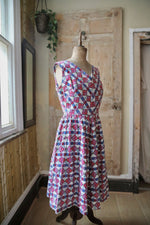 Load image into Gallery viewer, Vintage 1950s cotton floral print day dress by Continentals uk 12 - 100% cotton
