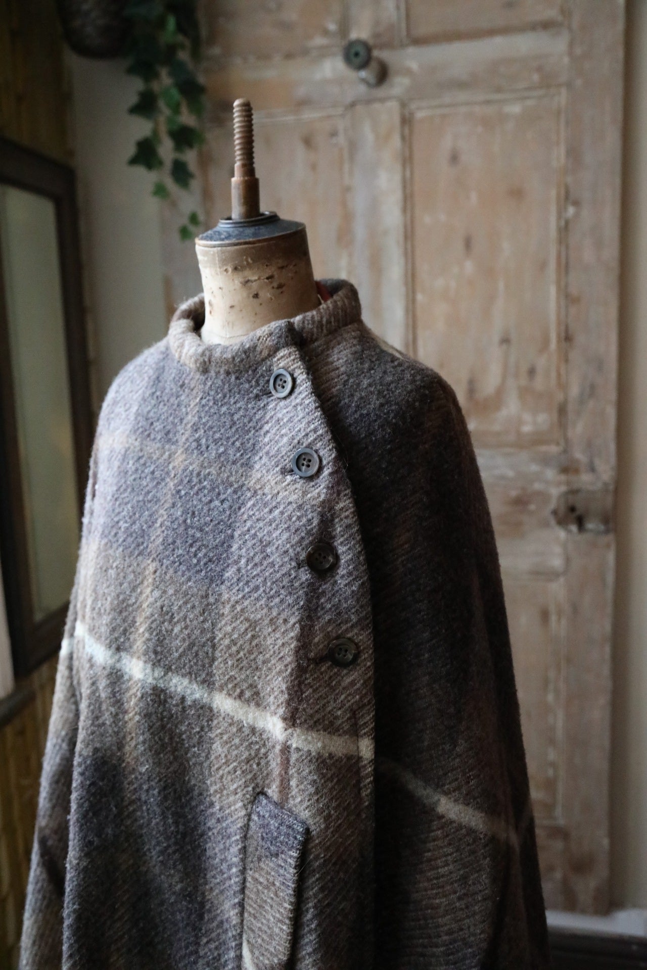 Vintage 1960s Wool Cape – Jimmy Hourihan – Irish Tweed – Old money