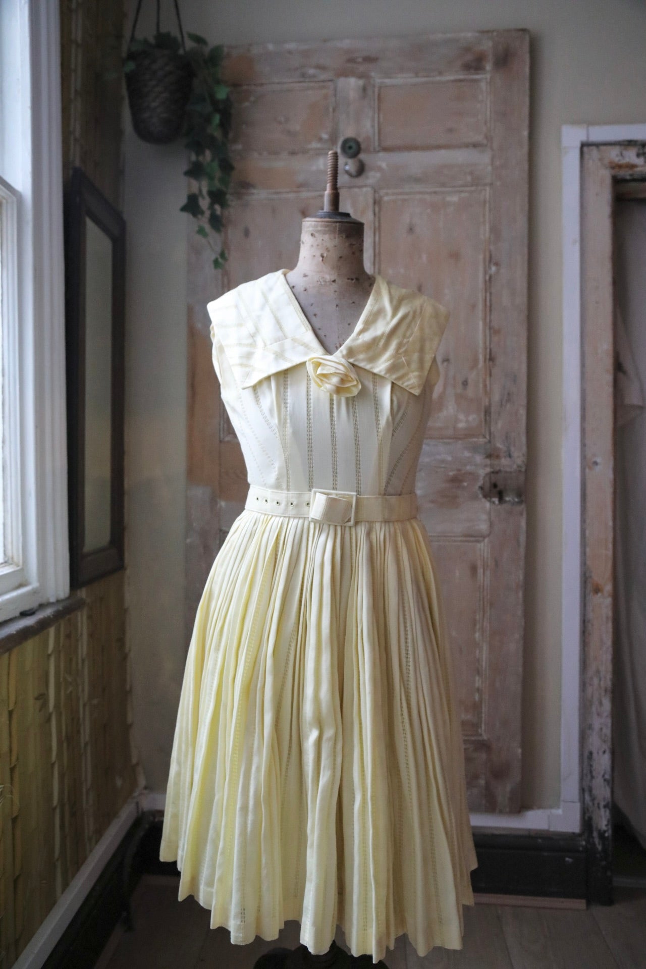 Vintage 1950s dress lemon yellow pastel - Carnegie London - Belt day dress