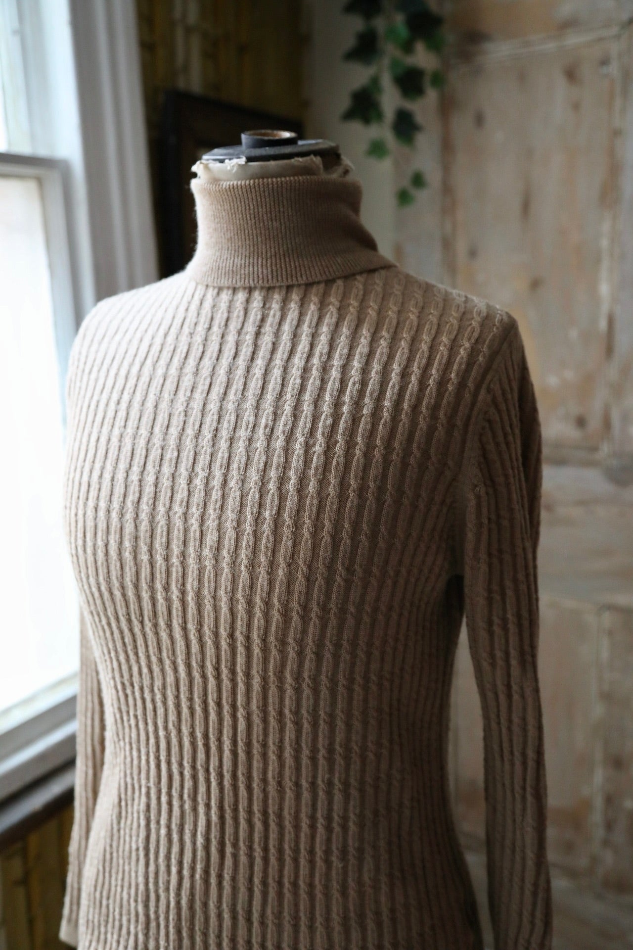 Vintage Viyella 100% wool turtle neck jumper - Beige - Ribbed - UK12