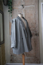 Load image into Gallery viewer, Vintage 1980s statement houndstooth jacket blazer wool mix
