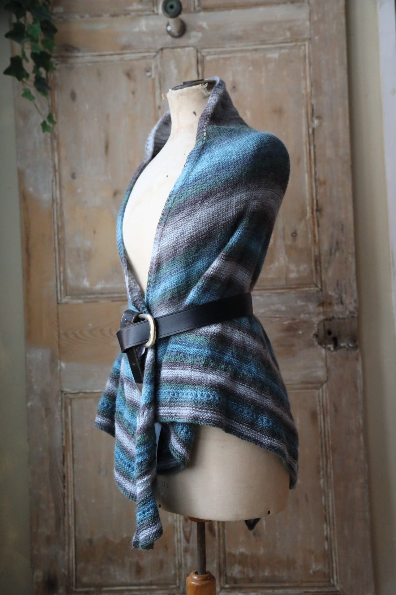 Vintage 1970s Crochet Wool Shawl – Blue Grey Striped Wrap – Boho Knit