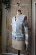 Load image into Gallery viewer, Vintage late 1950s wool Jantzen - Blue grey and cream cardigan button down
