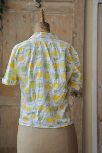 vintage late 1950s early 1960s novelty print cotton fruit blouse button down