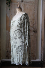 Load image into Gallery viewer, Vintage 1990s Silk &amp; Velvet Devoré Top – Sage Green Bohemian – Praechtig Berlin
