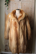 Load image into Gallery viewer, Real 1970s Fur Red Fox Vintage Luxury Coat Furry Jacket Coat Medium
