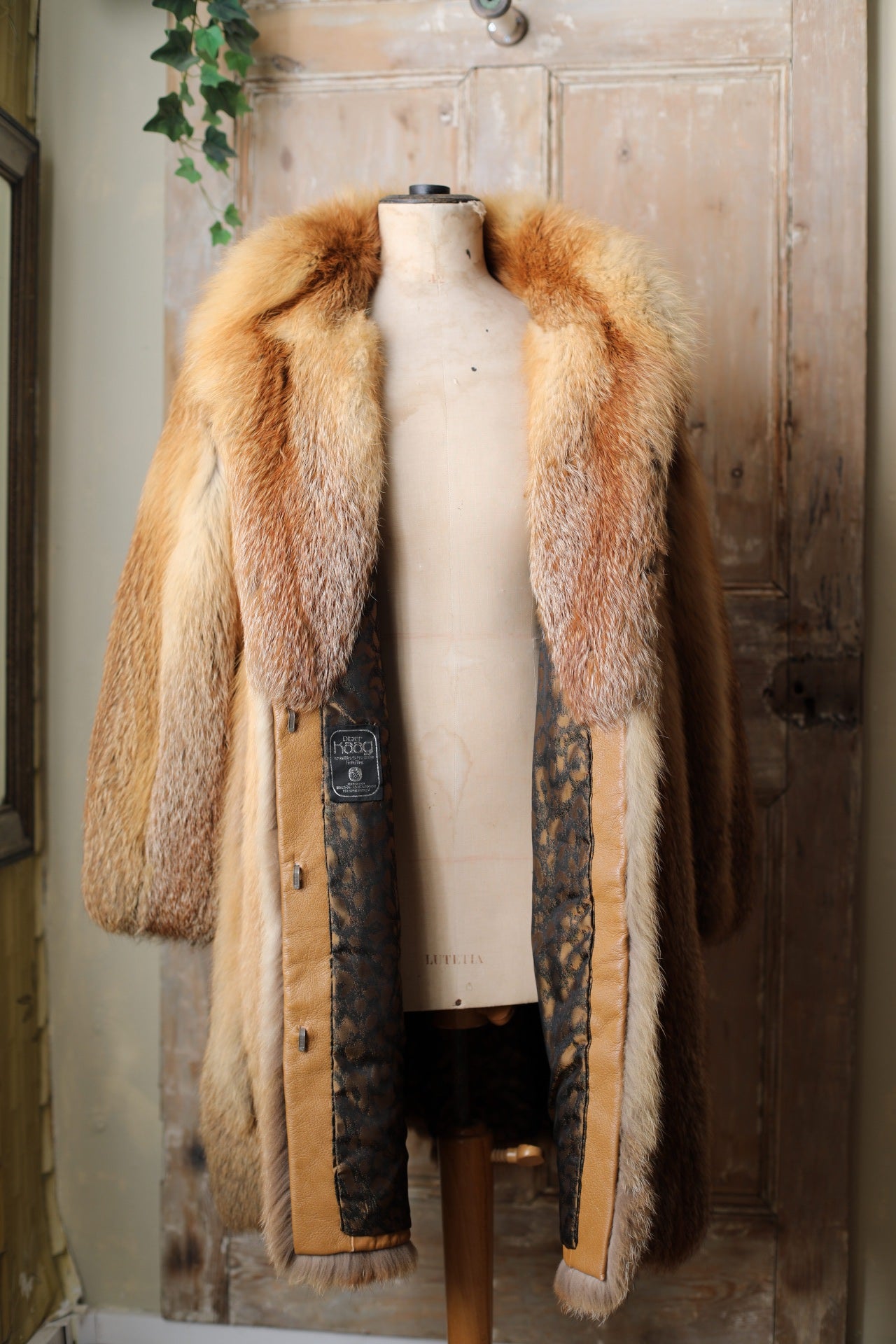 Real 1970s Fur Red Fox Vintage Luxury Coat Furry Jacket Coat Medium