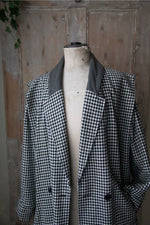 Load image into Gallery viewer, Vintage 1980s statement houndstooth jacket blazer wool mix
