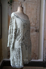 Load image into Gallery viewer, Vintage 1990s Silk &amp; Velvet Devoré Top – Sage Green Bohemian – Praechtig Berlin
