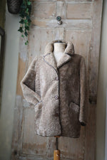 Load image into Gallery viewer, Vintage 1970s sheepskin and leather cropped coat - Smith and sons - England made
